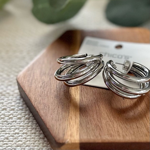 CHICO’S NWT Silver Tone Triple Hoops • Post Back Hoop Earrings - Picture 4 of 11